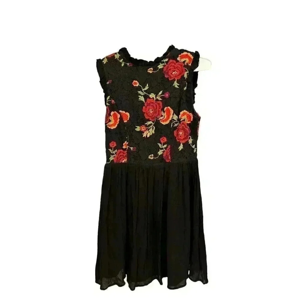 - Altar'd State Black Embroidered Mini Dress Size Small, Pre-Owned.